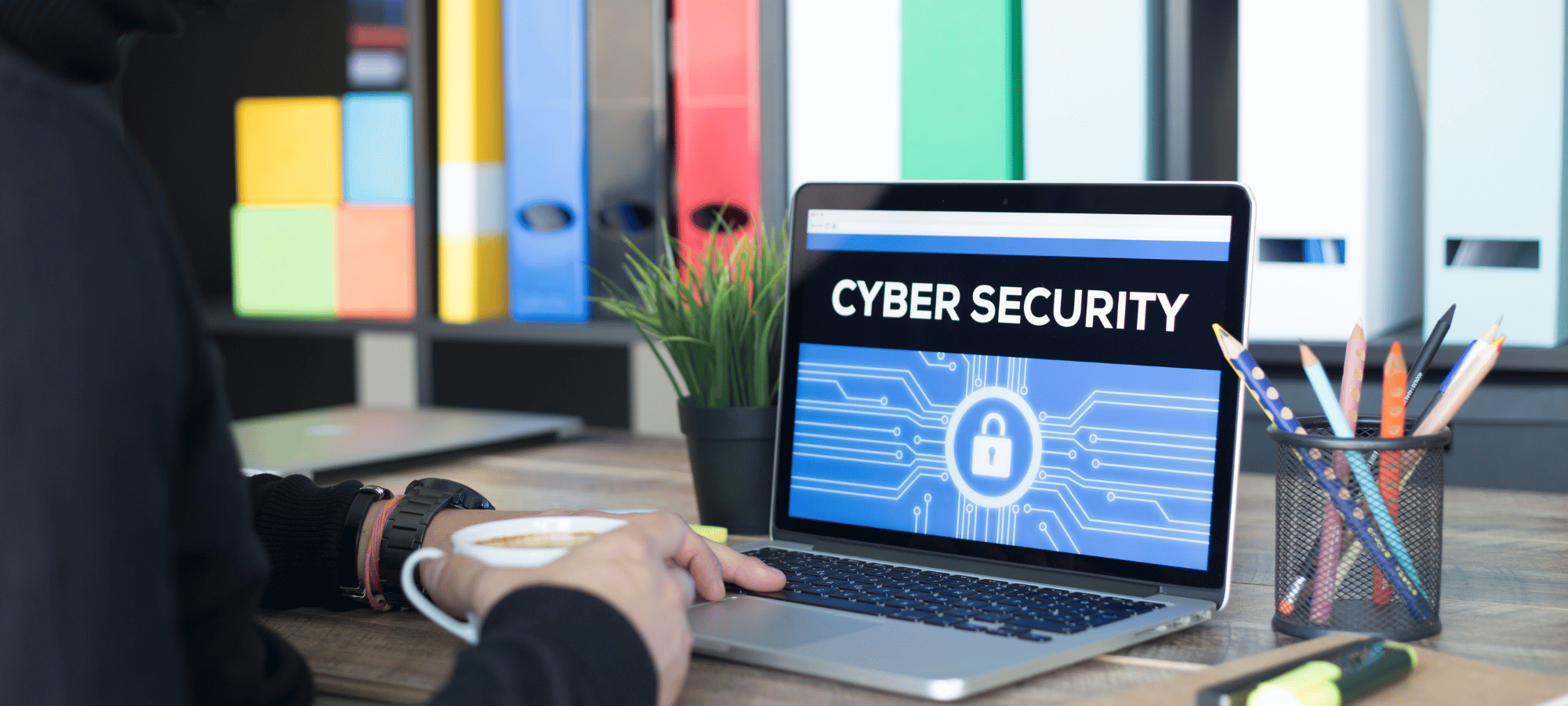 Cum afectează Directiva NIS2 companiile și ce măsuri trebuie să implementeze pentru conformitatea securității cibernetice?