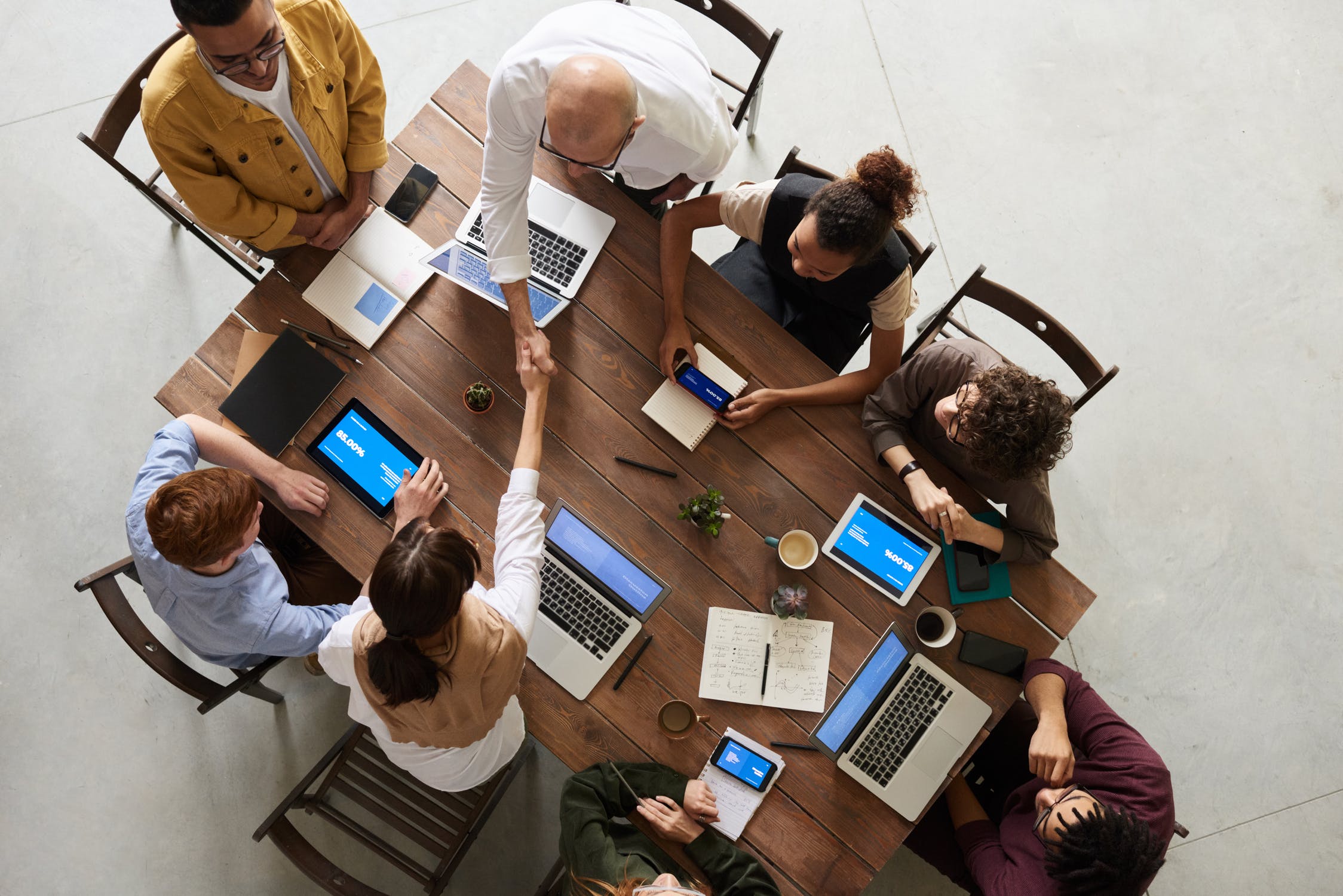 Colorful.hr – solutii software pentru optimizarea proceselor tale cheie de HR, cu discount pentru clienții Softlead