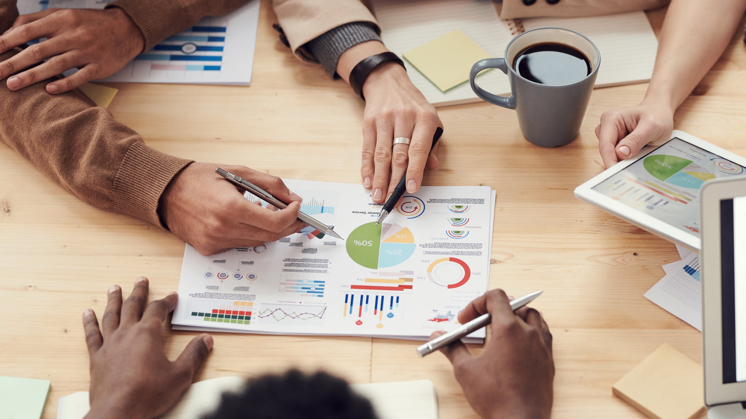 Aplicațiile software de management al documentelor – în topul preferințelor românilor